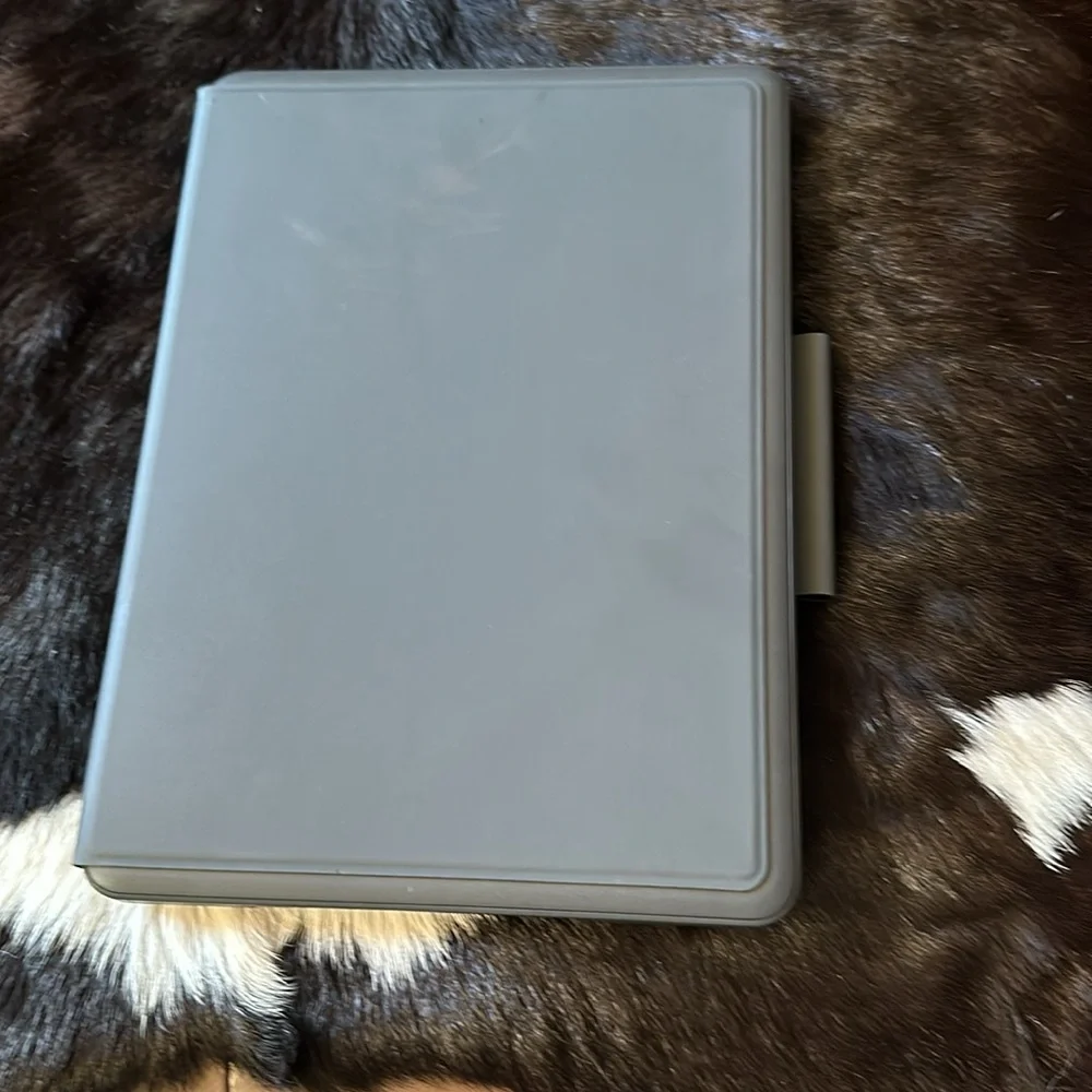 Logitech 10” iPad case & keyboard